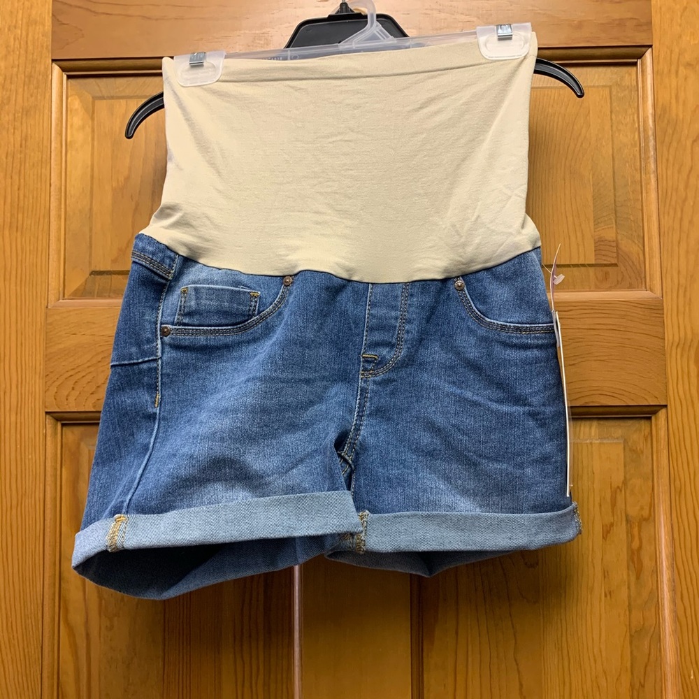Maternity jean shorts NWT